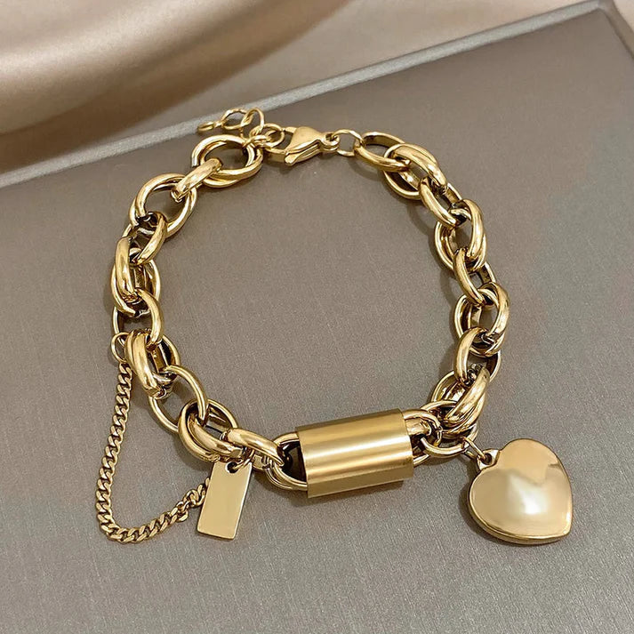 Thick Bracelet with Hearts | Gold
