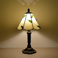 LEAFORA | RETRO GLASS LAMP IN THE SHAPE OF A LEAF
