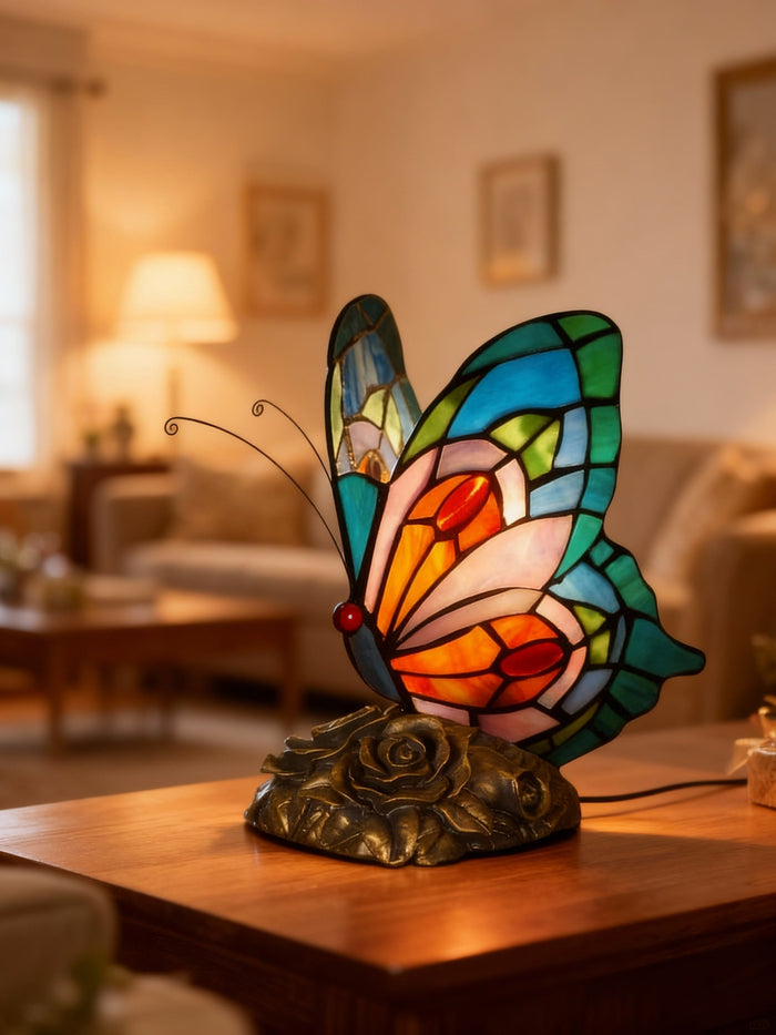BUTTERGLOW | Handmade glass lamp with butterfly