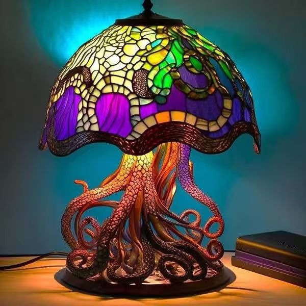 DEEPGLOW | Marine Lamp with Tentacle Design